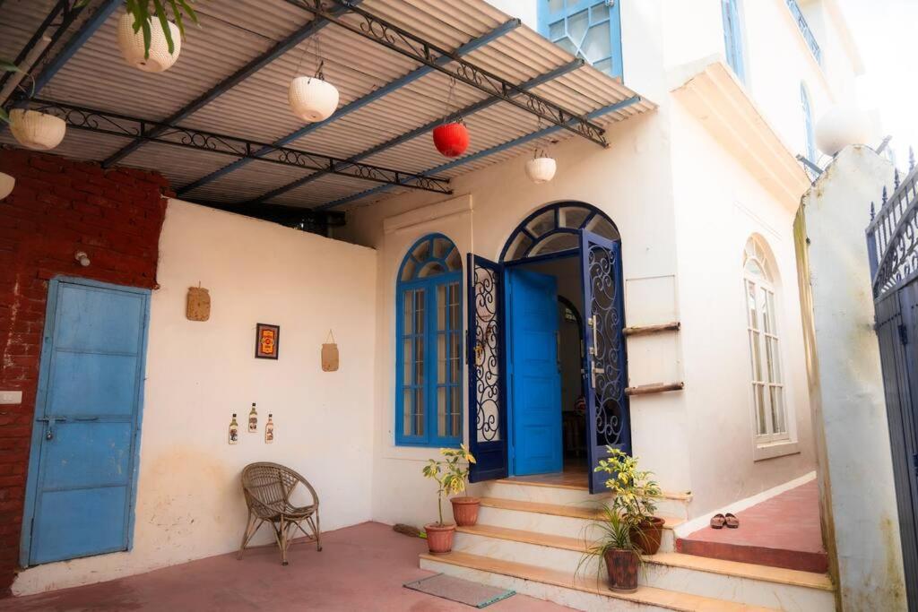Blue Door Villa By Homeyhuts Rājpur Exteriér fotografie